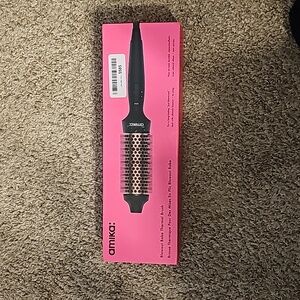 amika blowout babe thermal brush